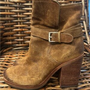 Sam Edelman Perry Casual Ankle Booties Womens Size 7 M 
Nubuck Leather Zip